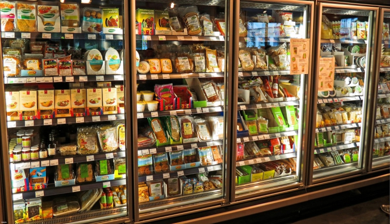 vitrine-TOURRETTE LEVENS-min_supermarket_fridge_produce_food_market_retail_shop_store-858798